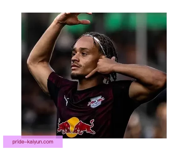 哈维·西蒙斯状态回暖，荷兰天才备受期待的表现引关注